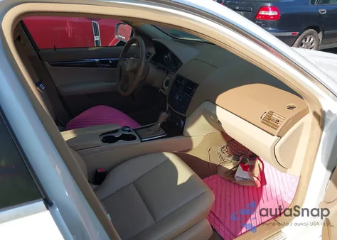 2008 Mercedes-Benz C 300 Luxury 4Matic/Sport 4Matic from USA, damaged, VIN WDDGF81X38F074437